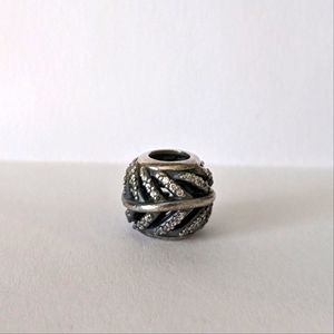 PANDORA light as a feather charm (retired)